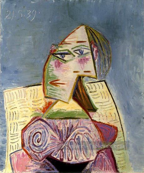 Buste de la femme en costume violet 1939 cubisme Pablo Picasso Peintures à l'huile